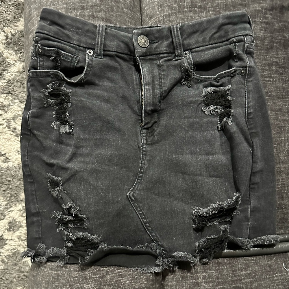 AMERICAN EAGLE OUTFITTERS NE(X)T LEVEL STRETCH X CURVY HI-RISE MINI DISTRESSED